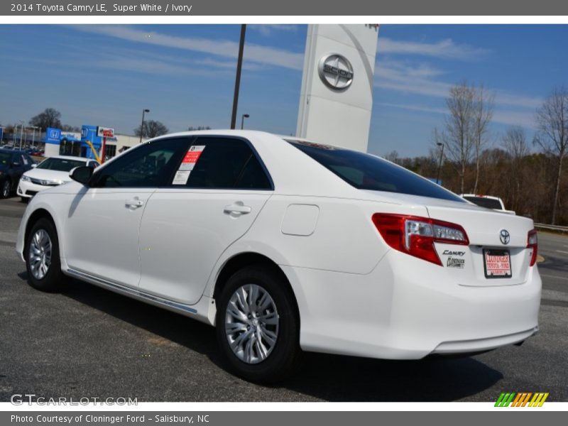 Super White / Ivory 2014 Toyota Camry LE