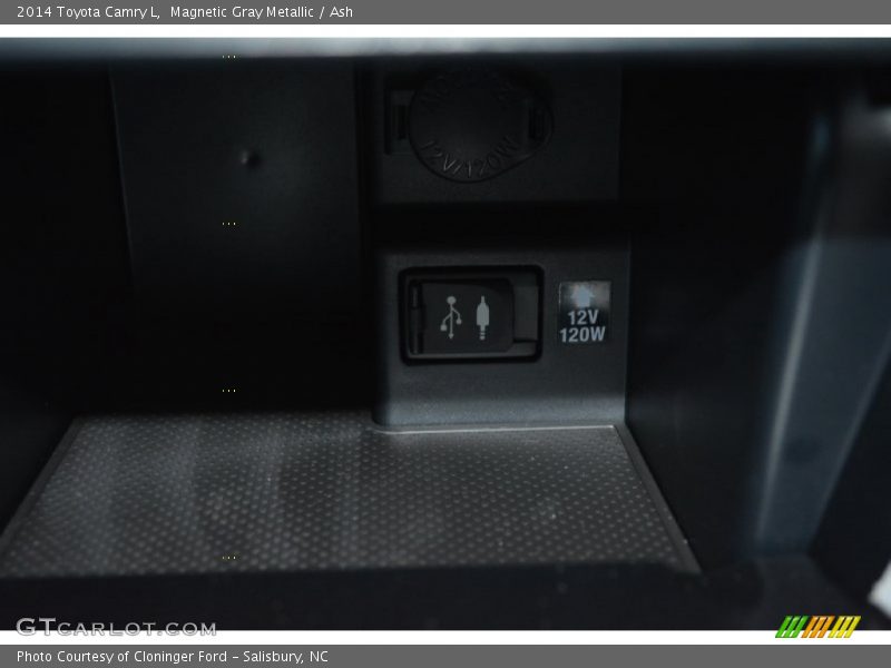 Magnetic Gray Metallic / Ash 2014 Toyota Camry L