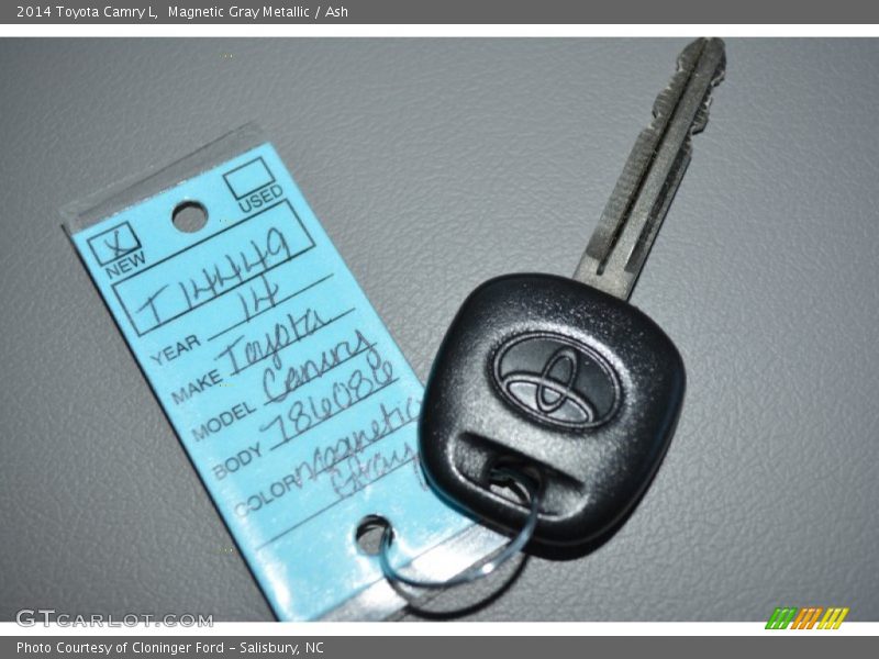 Magnetic Gray Metallic / Ash 2014 Toyota Camry L