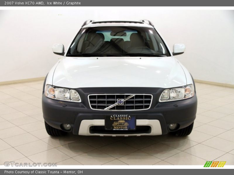 Ice White / Graphite 2007 Volvo XC70 AWD