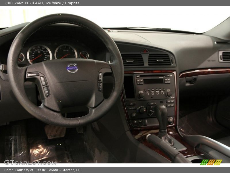 Ice White / Graphite 2007 Volvo XC70 AWD