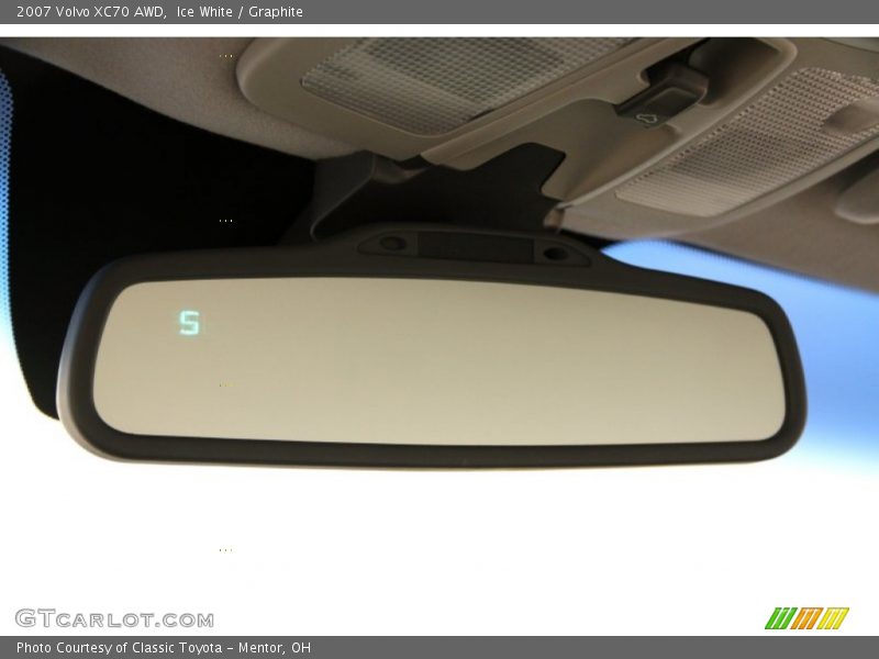 Ice White / Graphite 2007 Volvo XC70 AWD