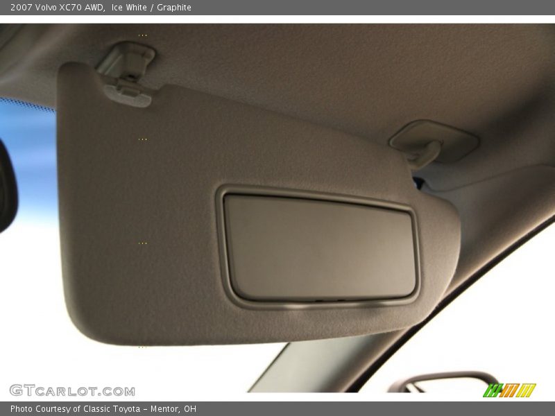 Ice White / Graphite 2007 Volvo XC70 AWD