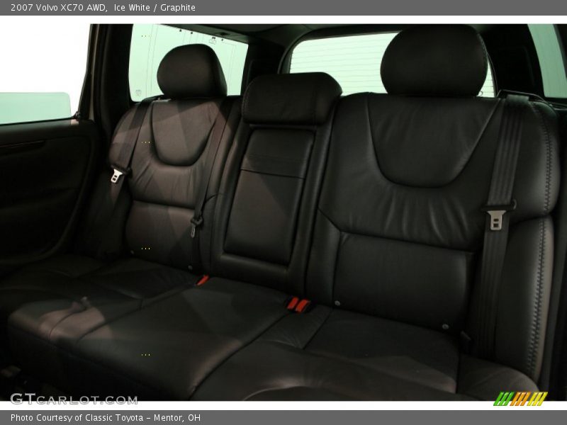 Ice White / Graphite 2007 Volvo XC70 AWD