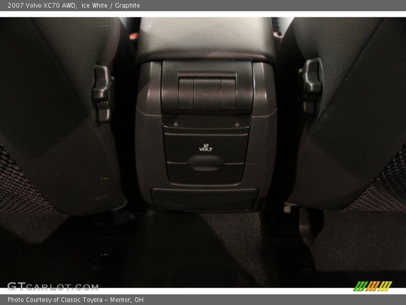 Ice White / Graphite 2007 Volvo XC70 AWD