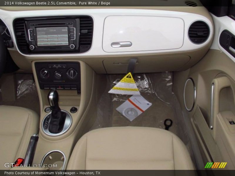 Pure White / Beige 2014 Volkswagen Beetle 2.5L Convertible