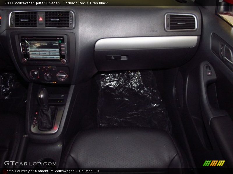 Tornado Red / Titan Black 2014 Volkswagen Jetta SE Sedan