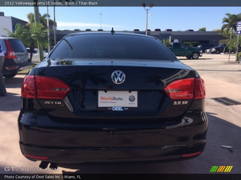Black / Titan Black 2012 Volkswagen Jetta SE Sedan