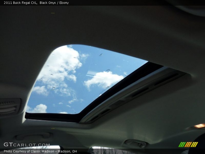 Black Onyx / Ebony 2011 Buick Regal CXL
