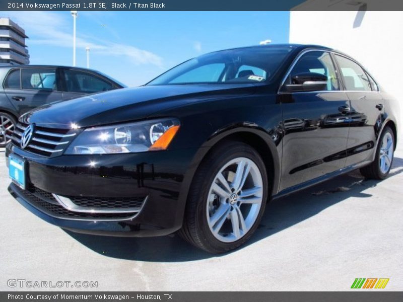 Front 3/4 View of 2014 Passat 1.8T SE