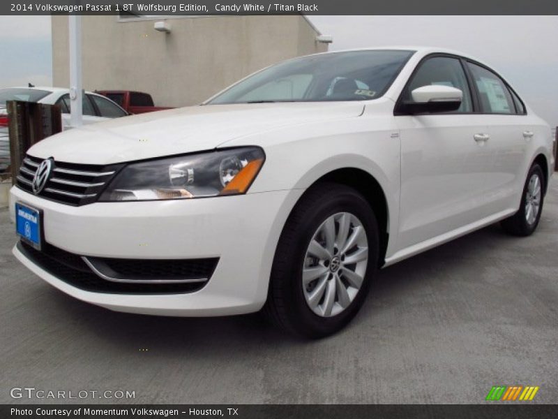 Candy White / Titan Black 2014 Volkswagen Passat 1.8T Wolfsburg Edition