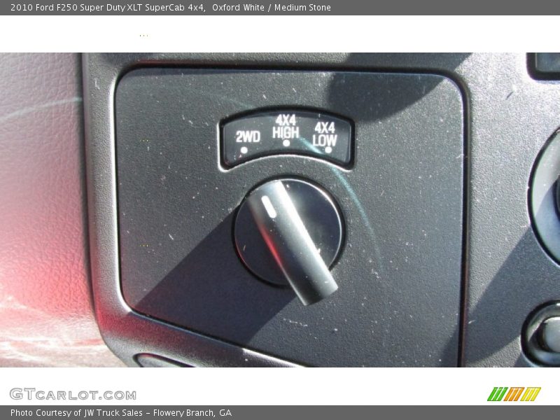 Oxford White / Medium Stone 2010 Ford F250 Super Duty XLT SuperCab 4x4