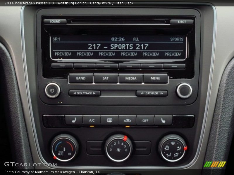 Candy White / Titan Black 2014 Volkswagen Passat 1.8T Wolfsburg Edition