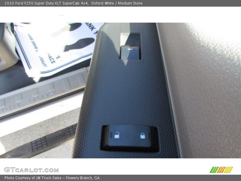 Oxford White / Medium Stone 2010 Ford F250 Super Duty XLT SuperCab 4x4
