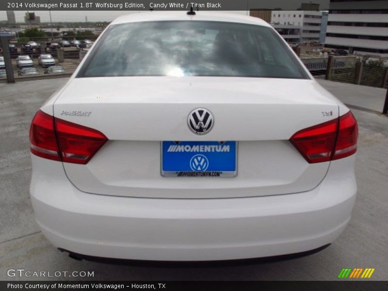 Candy White / Titan Black 2014 Volkswagen Passat 1.8T Wolfsburg Edition
