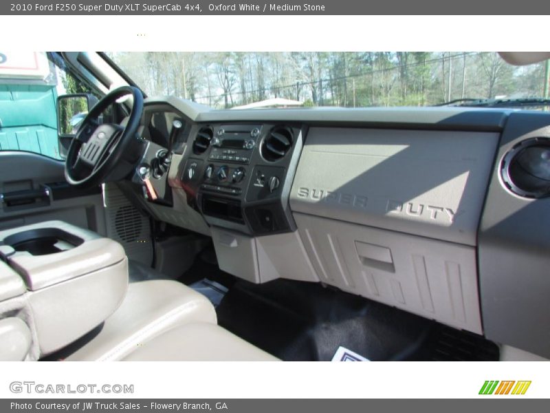 Oxford White / Medium Stone 2010 Ford F250 Super Duty XLT SuperCab 4x4