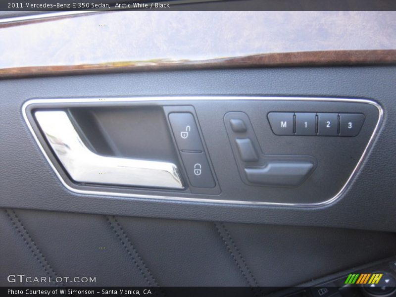 Arctic White / Black 2011 Mercedes-Benz E 350 Sedan