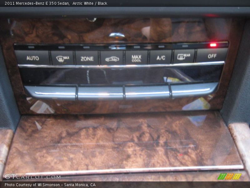 Arctic White / Black 2011 Mercedes-Benz E 350 Sedan