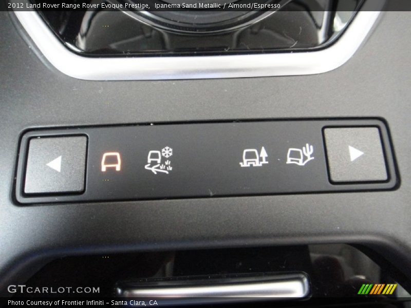 Ipanema Sand Metallic / Almond/Espresso 2012 Land Rover Range Rover Evoque Prestige