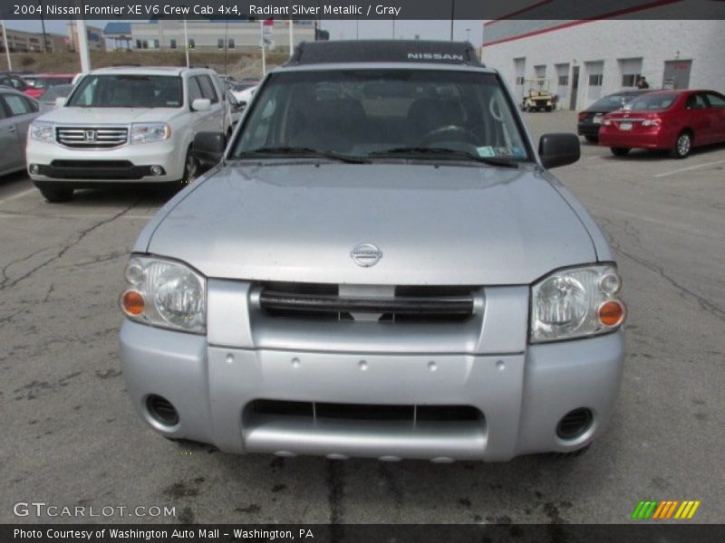 Radiant Silver Metallic / Gray 2004 Nissan Frontier XE V6 Crew Cab 4x4