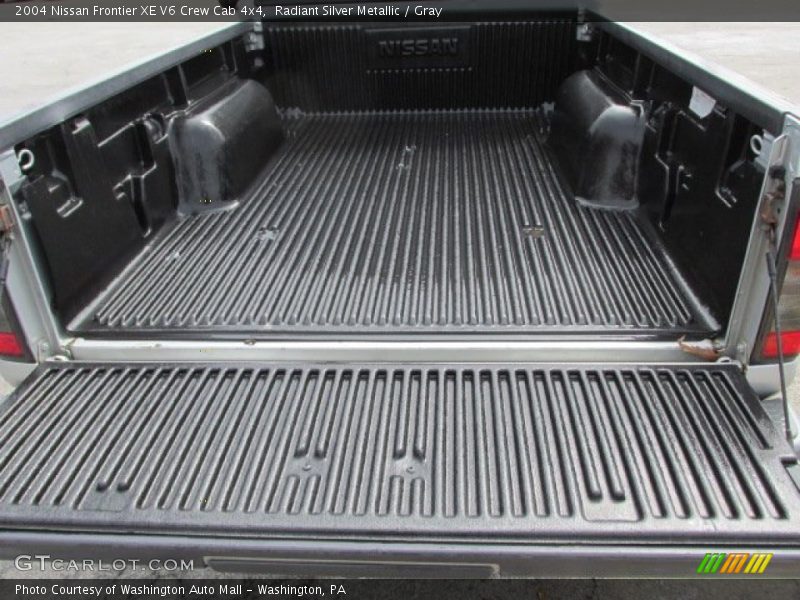Radiant Silver Metallic / Gray 2004 Nissan Frontier XE V6 Crew Cab 4x4