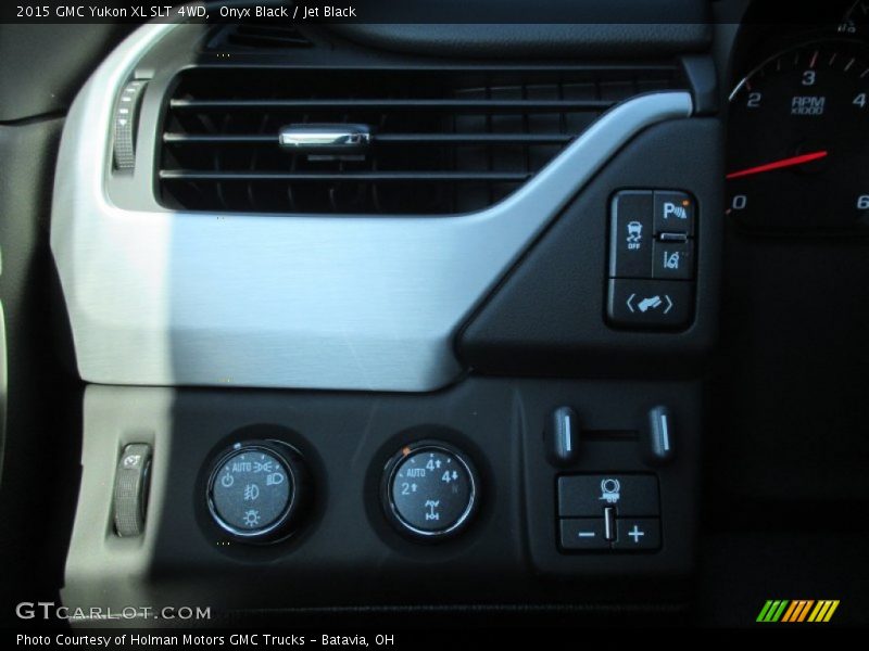 Controls of 2015 Yukon XL SLT 4WD
