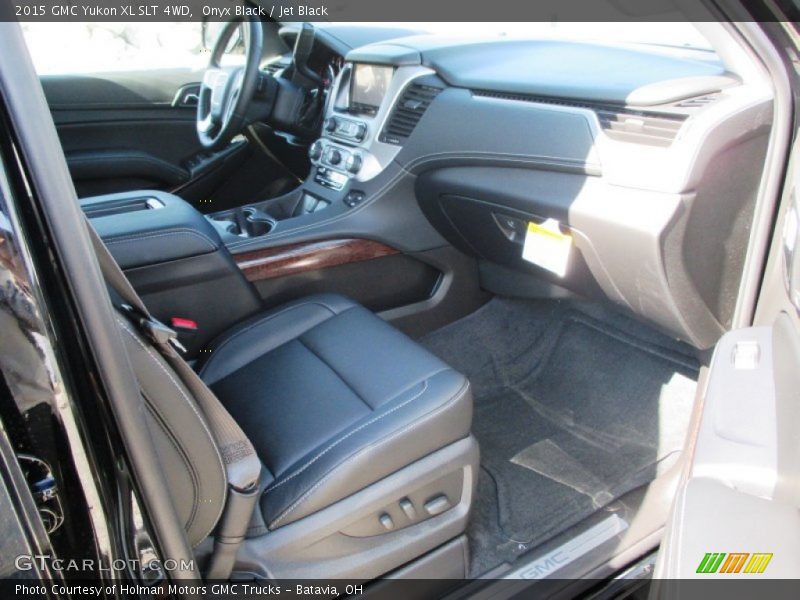 Front Seat of 2015 Yukon XL SLT 4WD
