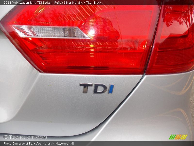 Reflex Silver Metallic / Titan Black 2011 Volkswagen Jetta TDI Sedan