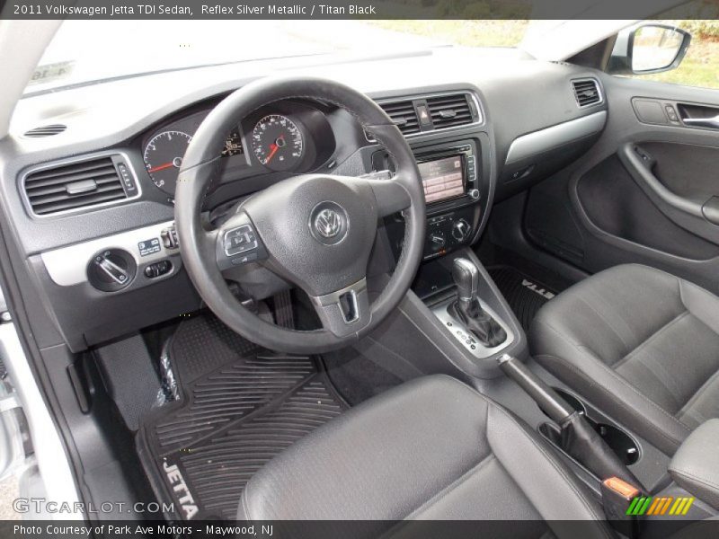 Reflex Silver Metallic / Titan Black 2011 Volkswagen Jetta TDI Sedan