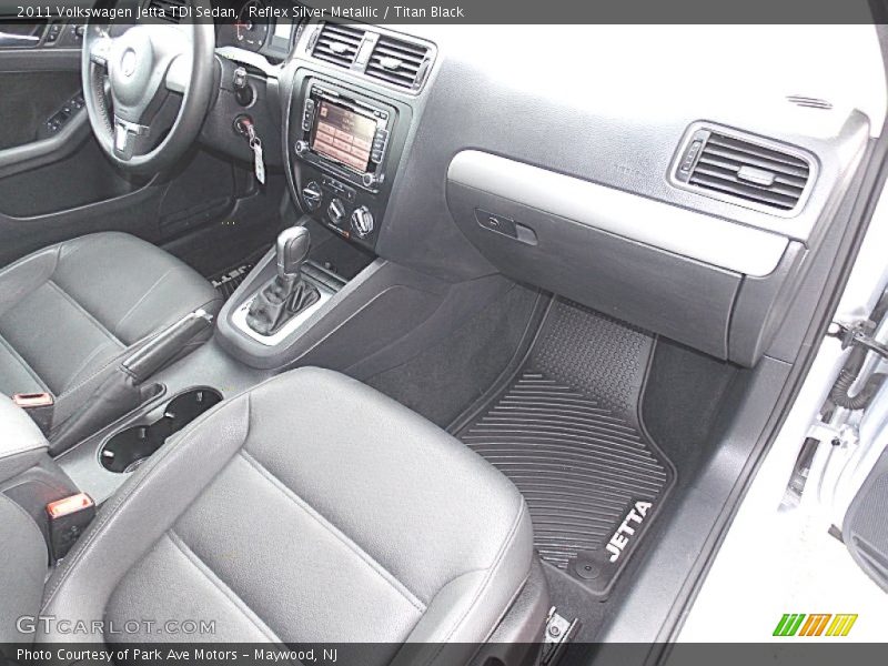 Reflex Silver Metallic / Titan Black 2011 Volkswagen Jetta TDI Sedan