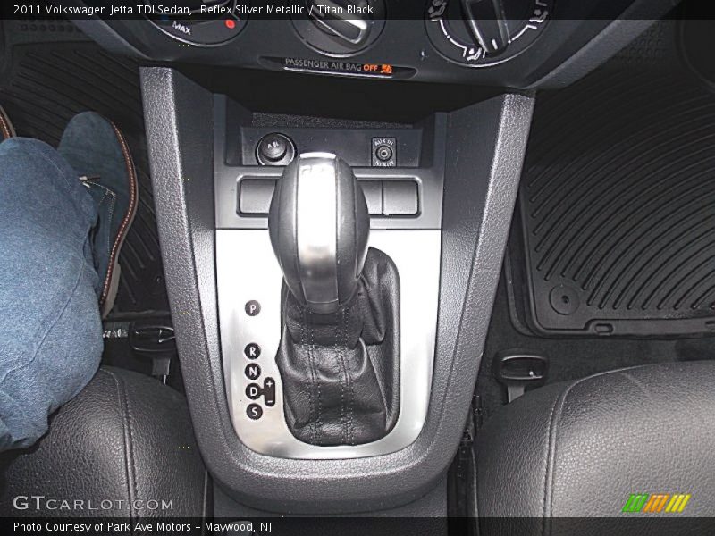 Reflex Silver Metallic / Titan Black 2011 Volkswagen Jetta TDI Sedan