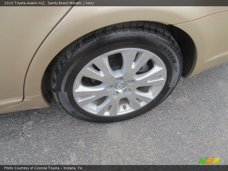 Sandy Beach Metallic / Ivory 2010 Toyota Avalon XLS