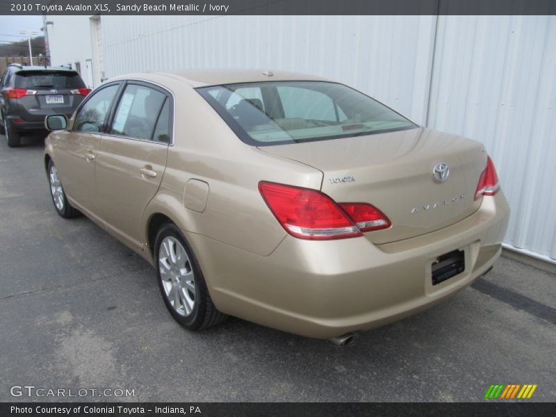 Sandy Beach Metallic / Ivory 2010 Toyota Avalon XLS