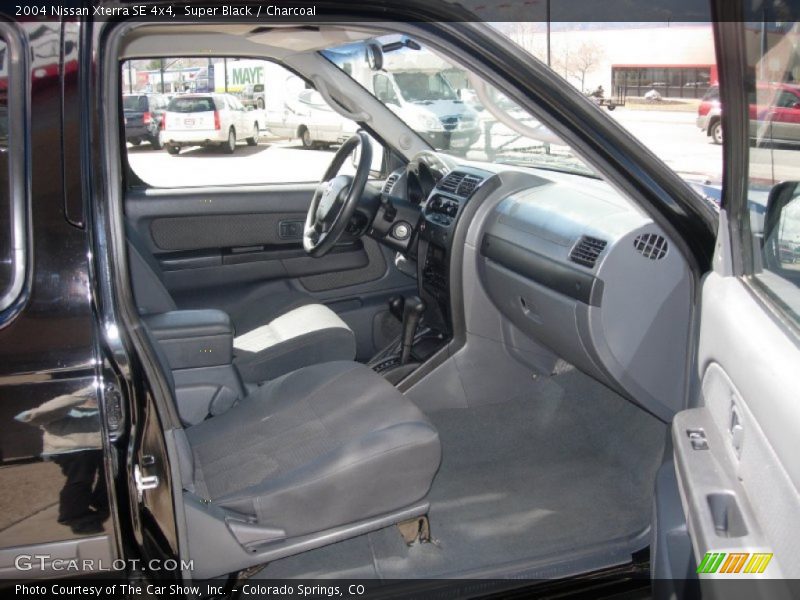 Super Black / Charcoal 2004 Nissan Xterra SE 4x4