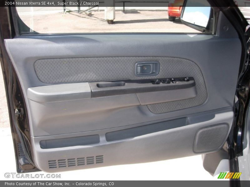 Super Black / Charcoal 2004 Nissan Xterra SE 4x4