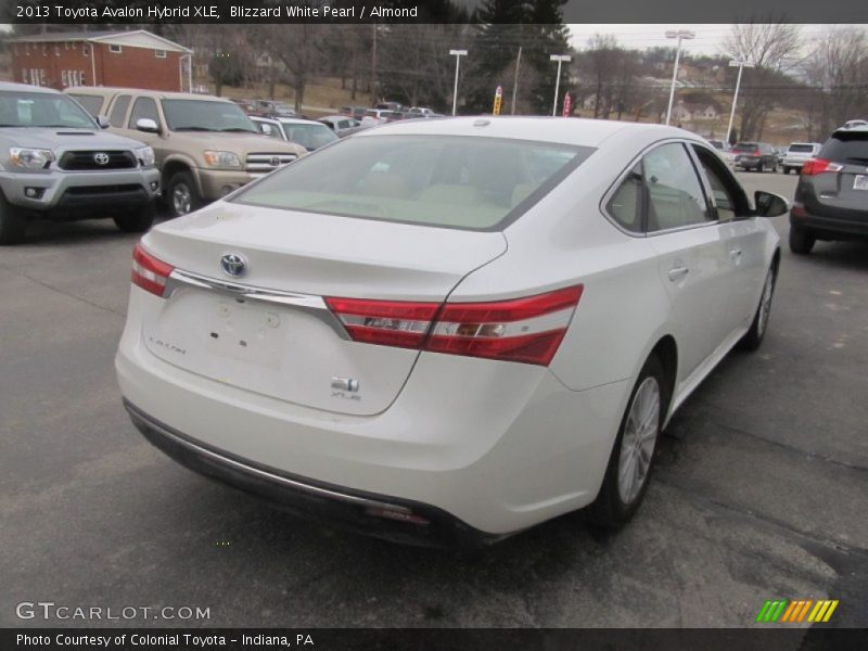 Blizzard White Pearl / Almond 2013 Toyota Avalon Hybrid XLE