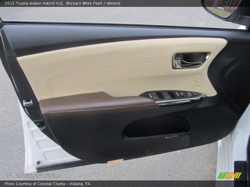 Blizzard White Pearl / Almond 2013 Toyota Avalon Hybrid XLE