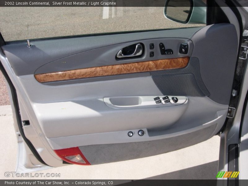 Silver Frost Metallic / Light Graphite 2002 Lincoln Continental
