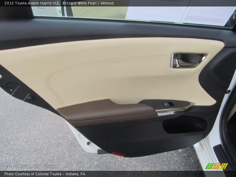 Blizzard White Pearl / Almond 2013 Toyota Avalon Hybrid XLE