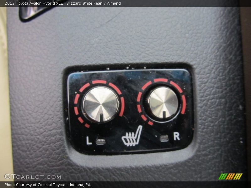 Blizzard White Pearl / Almond 2013 Toyota Avalon Hybrid XLE