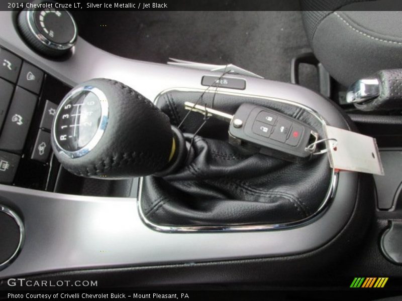 Silver Ice Metallic / Jet Black 2014 Chevrolet Cruze LT