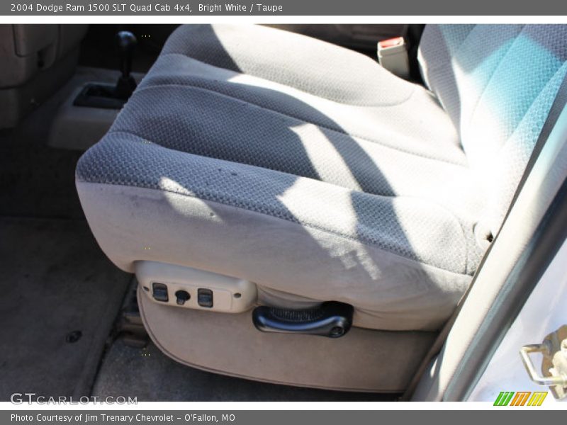 Bright White / Taupe 2004 Dodge Ram 1500 SLT Quad Cab 4x4