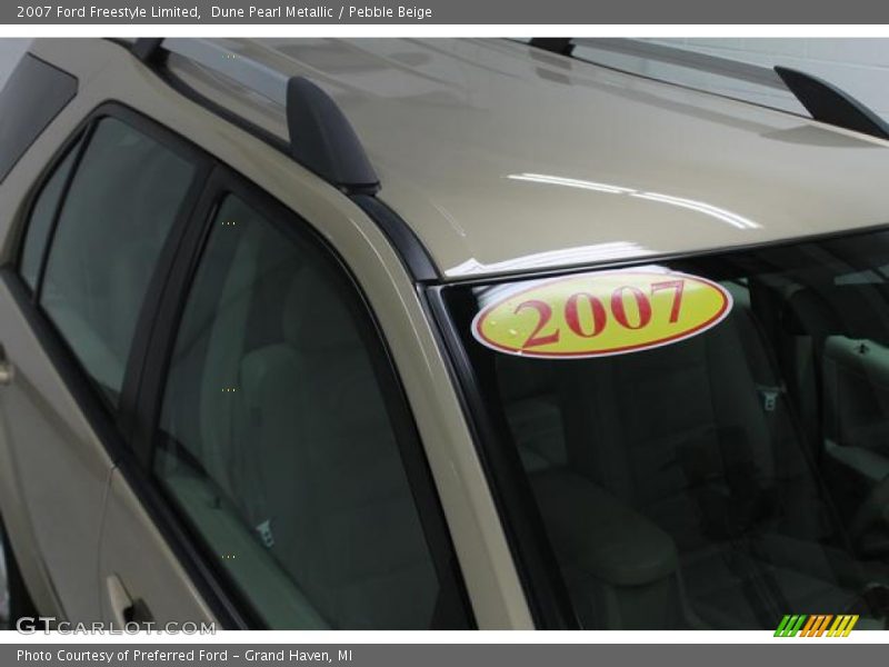 Dune Pearl Metallic / Pebble Beige 2007 Ford Freestyle Limited