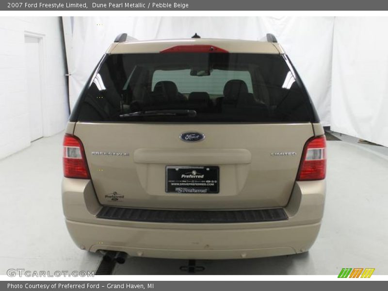 Dune Pearl Metallic / Pebble Beige 2007 Ford Freestyle Limited
