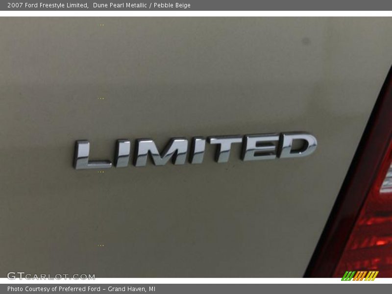 Dune Pearl Metallic / Pebble Beige 2007 Ford Freestyle Limited