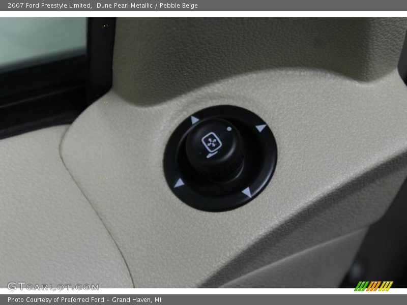 Dune Pearl Metallic / Pebble Beige 2007 Ford Freestyle Limited