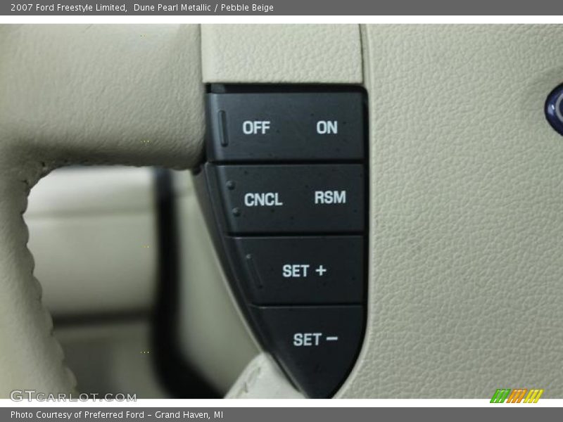 Dune Pearl Metallic / Pebble Beige 2007 Ford Freestyle Limited