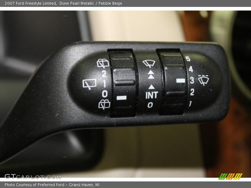 Dune Pearl Metallic / Pebble Beige 2007 Ford Freestyle Limited
