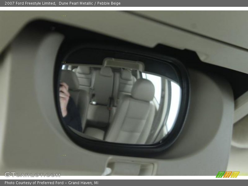 Dune Pearl Metallic / Pebble Beige 2007 Ford Freestyle Limited