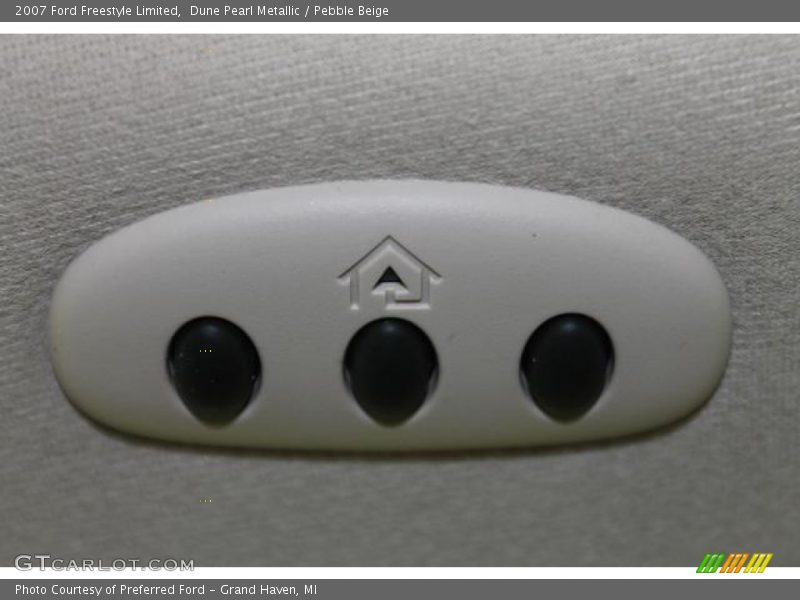Dune Pearl Metallic / Pebble Beige 2007 Ford Freestyle Limited